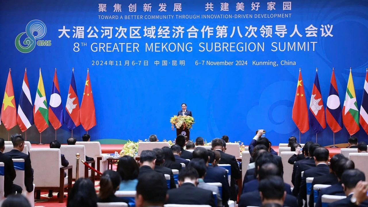 PM Pham Minh Chinh attends 8th GMS Summit to develop new-generation economic corridors