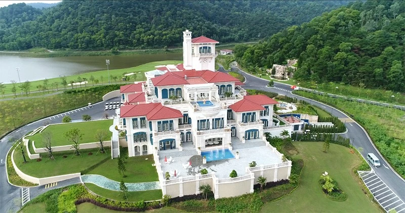 Khung cảnh đẹp như tranh vẽ của nhà câu lạc bộ sân golf Legend Hill Country Club Khung cảnh đẹp như tranh vẽ của nhà câu lạc bộ sân golf Legend Hill Country Club