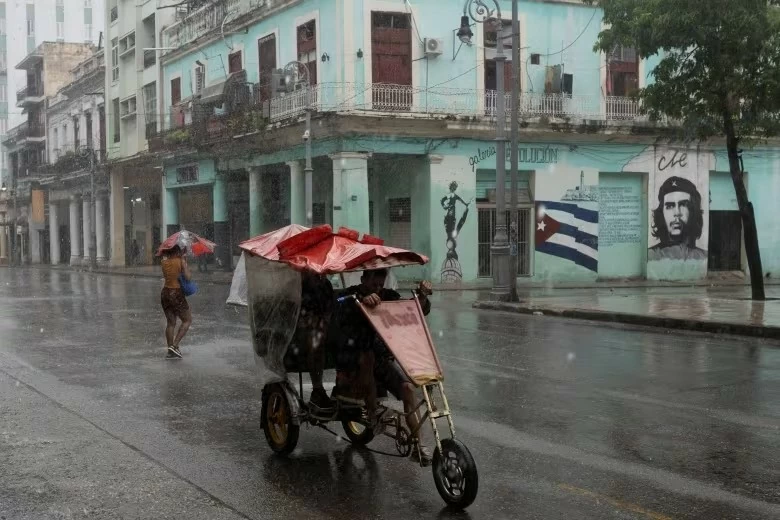  Bão Rafael đã ảnh hưởng đến hơn 4 triệu người dân Cuba. (Nguồn: Reuters) 