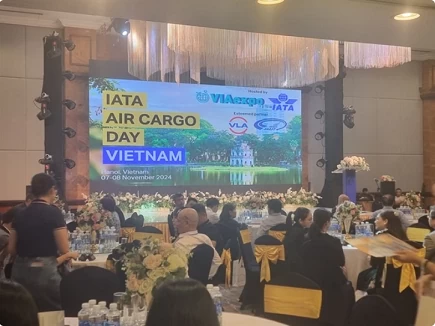 Vietnam Air Cargo Day 2024 Forum takes place for first time in Hanoi