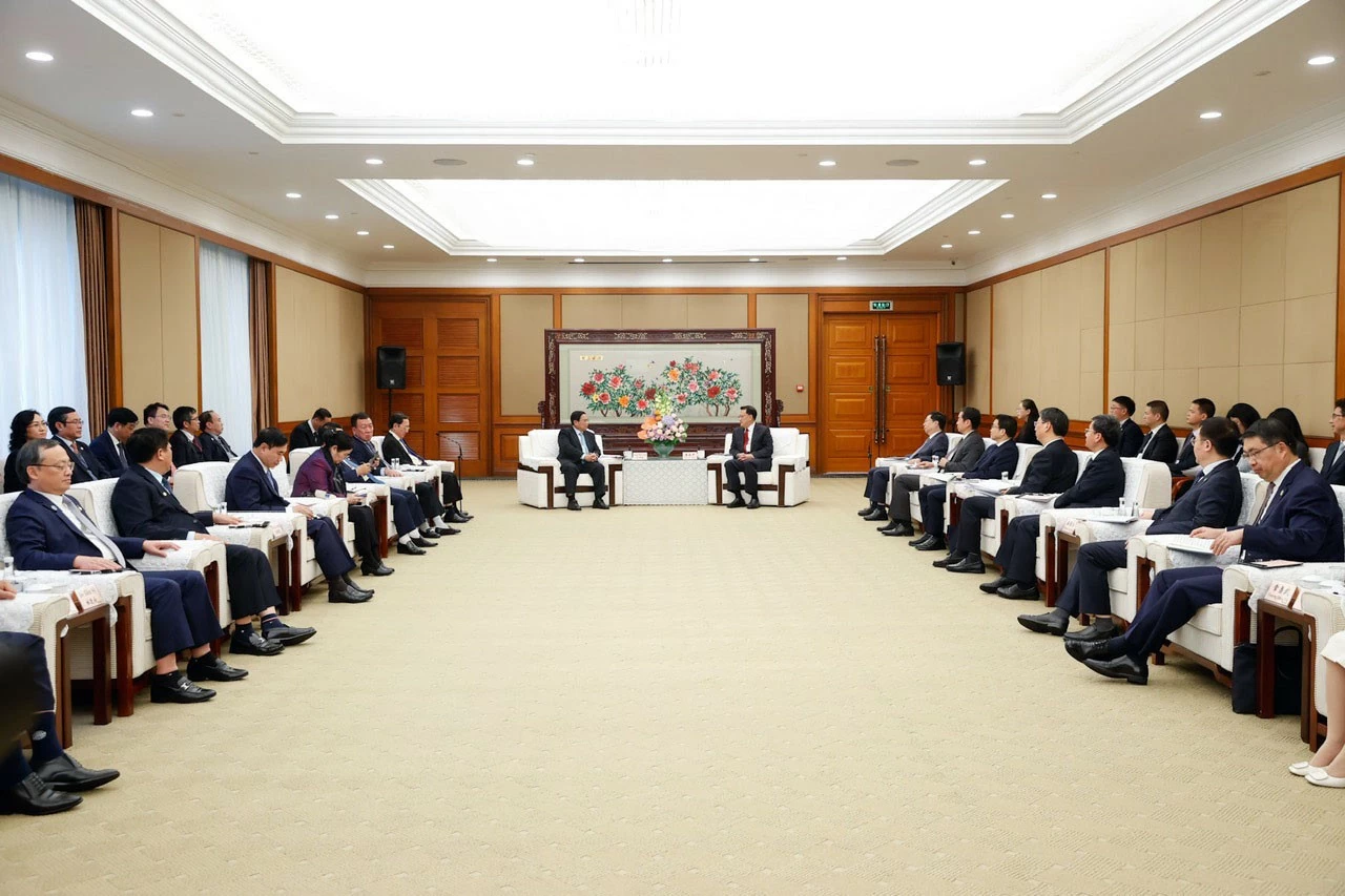 PM Pham Minh Chinh receives Secretary of the Chongqing Municipal Party Committee