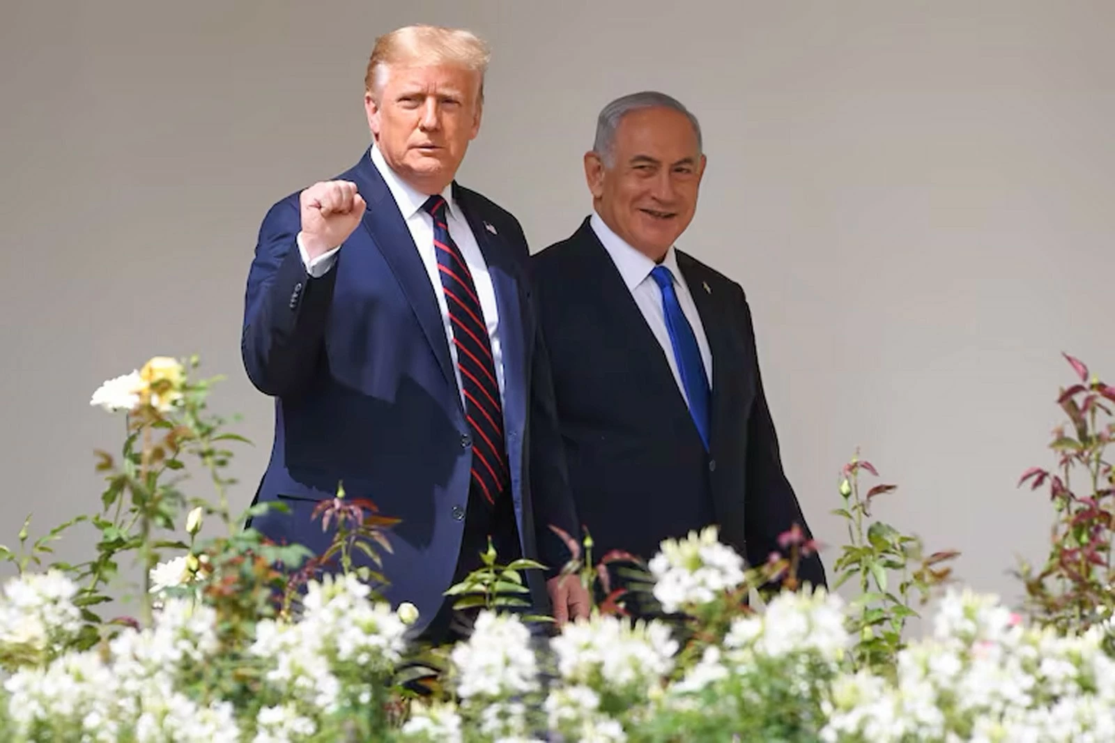 Ông Trump (khi đó là Tổng thống) cùng Thủ tướng Israel Benjamin Netanyahu tại lễ ký Hiệp định Abraham tại Nhà Trắng năm 2020.