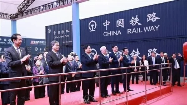 PM Pham Minh Chinh visits Chongqing International Logistics Hub Park