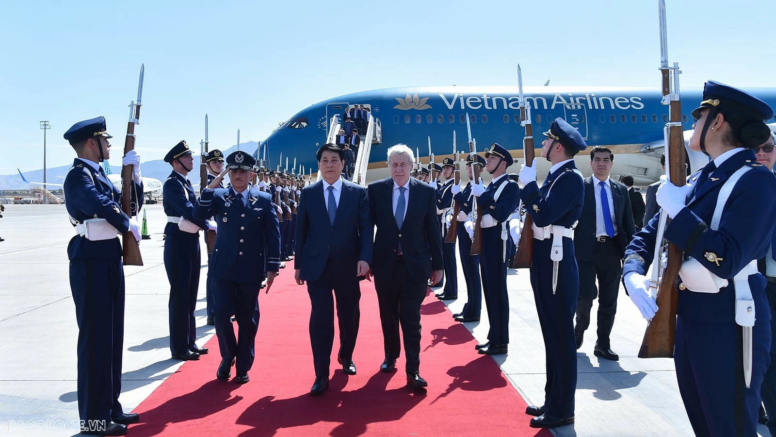 The State President arrives in Santiago, marking the start of an official visit to Chile