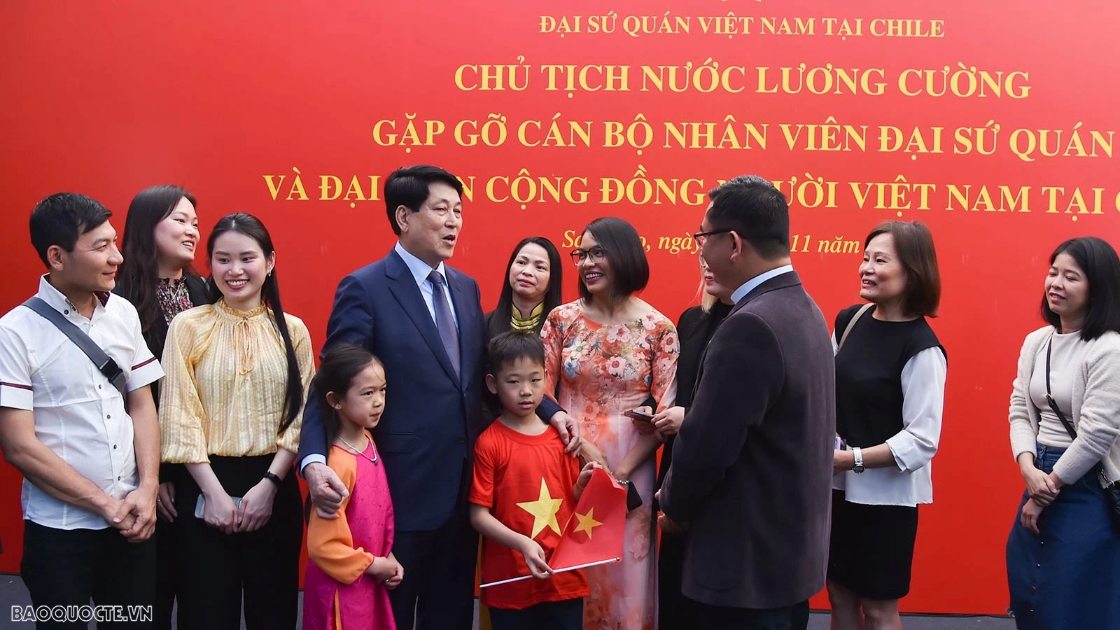 State President Luong Cuong meets with Vietnamese community in Chile