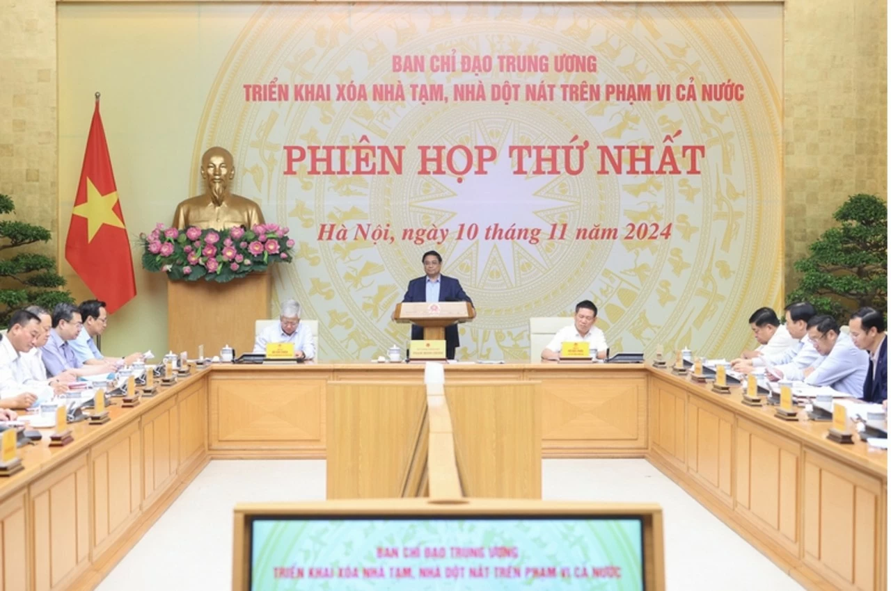 Thủ tướng Phạm Minh Chính, Trưởng Ban Chỉ đạo Trung ương triển khai xoá nhà tạm, nhà dột nát trên phạm vi cả nước chủ trì phiên họp thứ nhất của Ban Chỉ đạo - Ảnh: VGP/Nhật Bắc