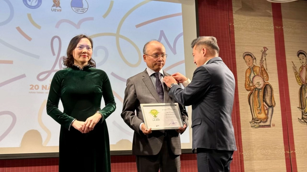 Thanh niên, sinh viên Việt Nam tại Pháp với hành trình 20 năm phát triển Thanh niên, sinh viên Việt Nam tại Pháp với hành trình 20 năm phát triển