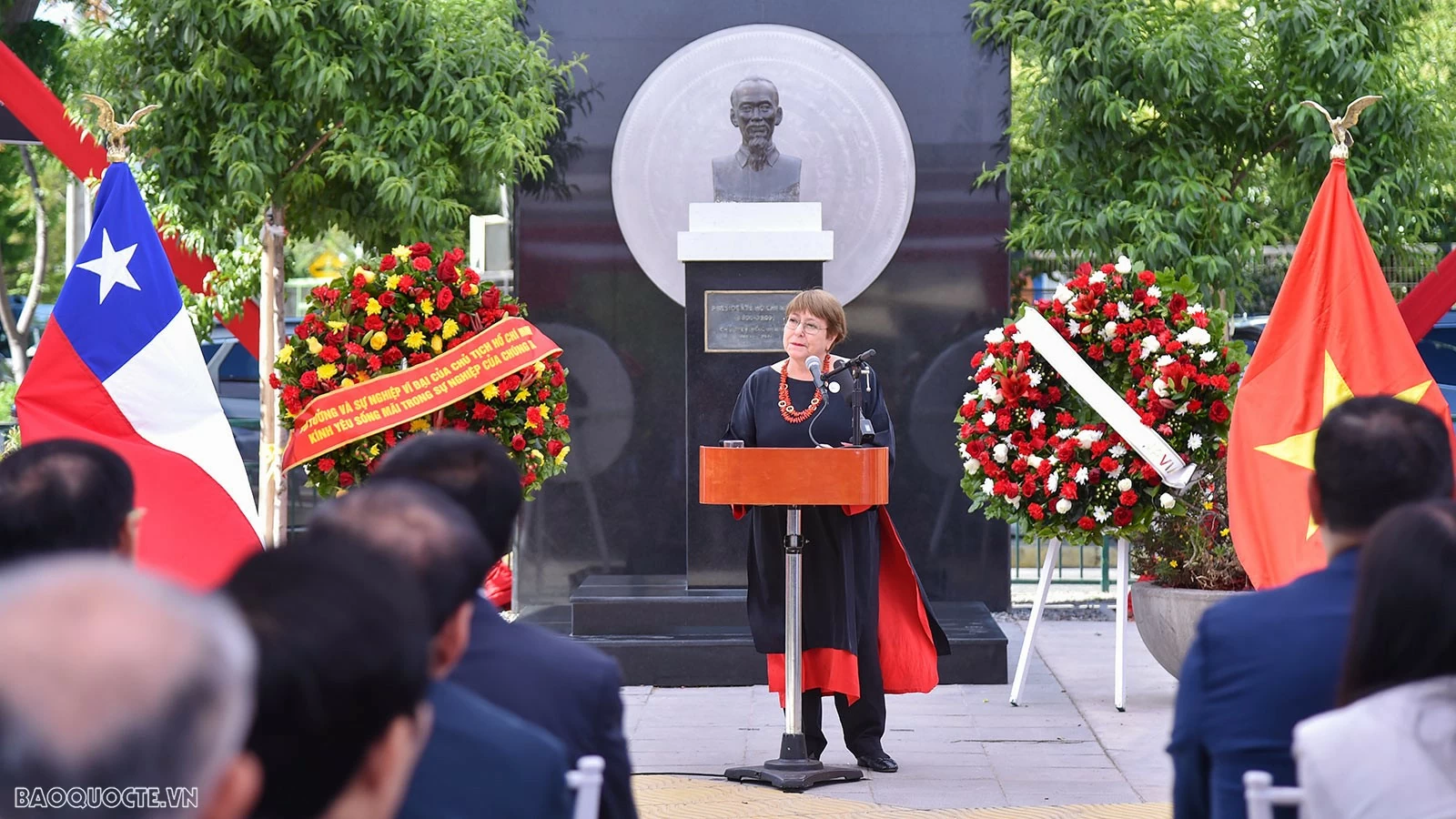 State leader lays wreath in tribute to President Ho Chi Minh in Chile's Santiago