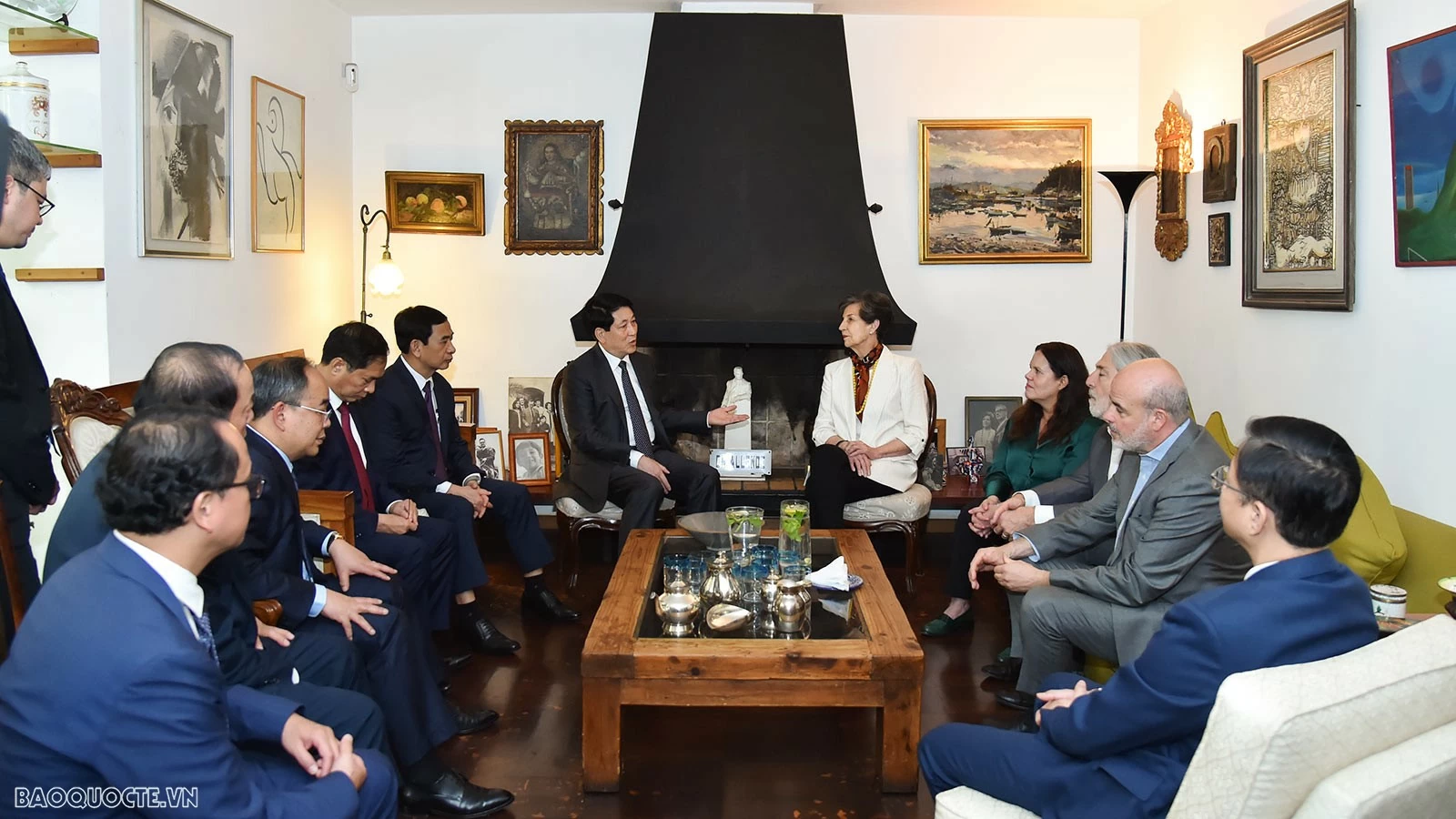 Chủ tịch nước Lương Cường thăm gia đình cố Tổng thống Chile Salvador Allende Chủ tịch nước Lương Cường thăm gia đình cố Tổng thống Chile Salvador Allende