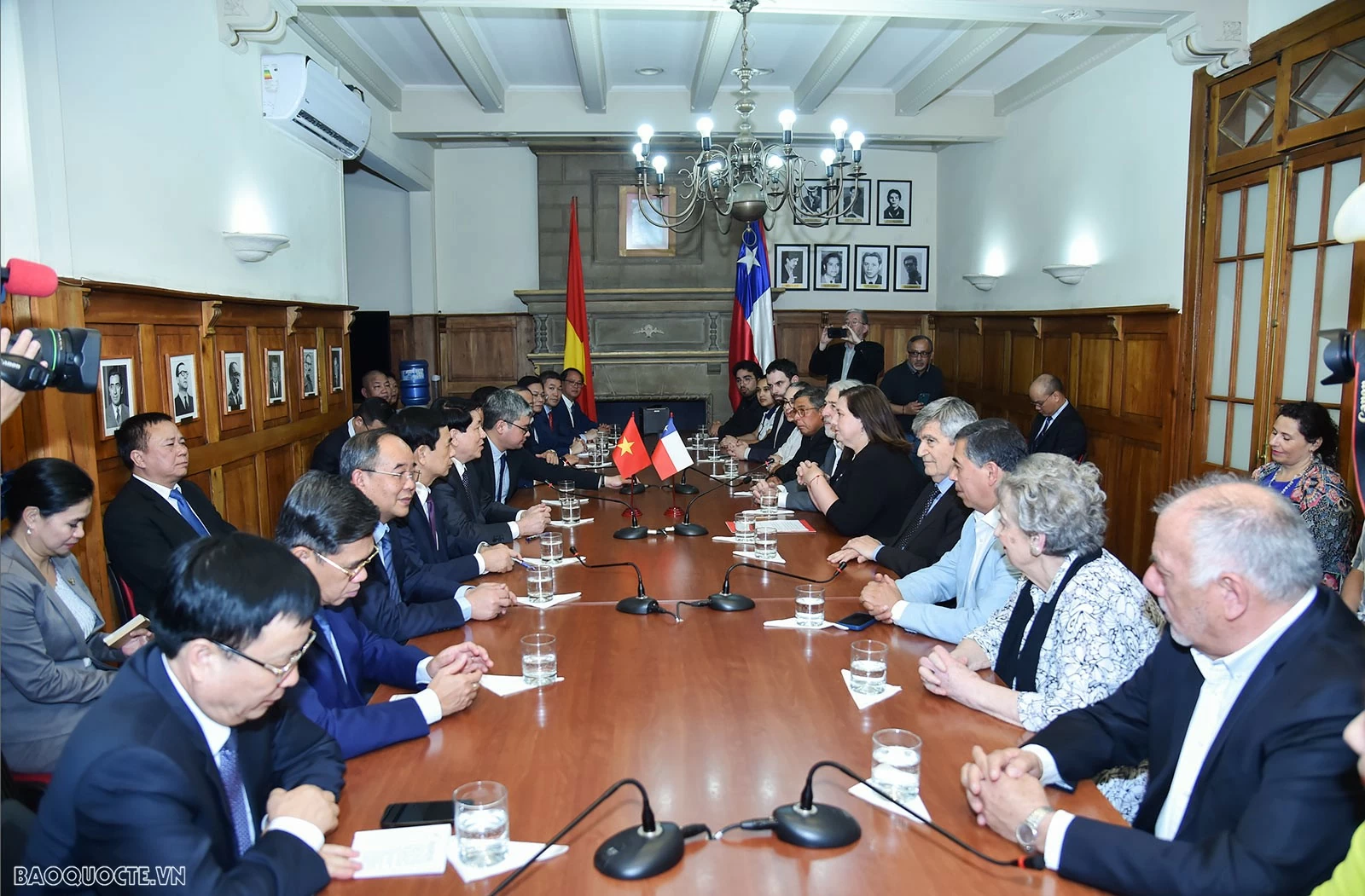 President Luong Cuong receives leader of Socialist Party of Chile in Santiago