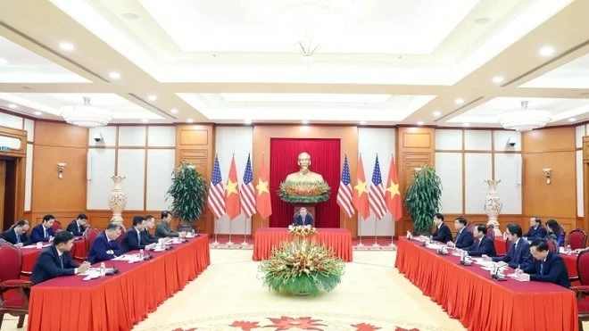 General Secretary To Lam holds phone talks with President-elect of US