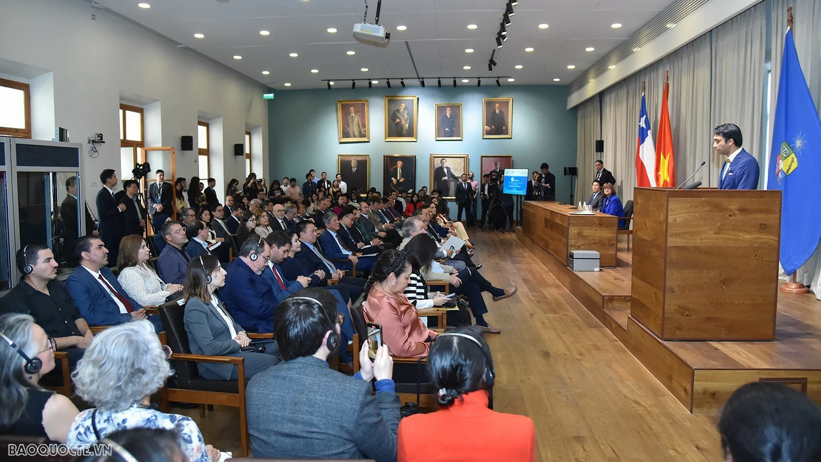 President Luong Cuong delivers policy speech at University of Chile