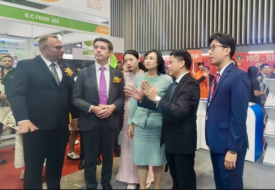 Lần đầu Lần đầu