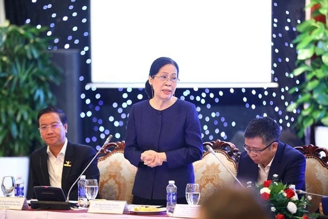 Bà Nguyễn Thị Thu Sắc - Chủ tịch Hiệp hội Chế biến và Xuất khẩu Thuỷ sản Việt Nam phát biểu tại Toạ đàm.