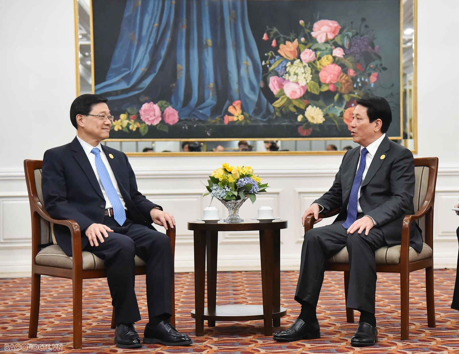 President Luong Cuong meets with Hong Kong leader John Lee Ka-chiu