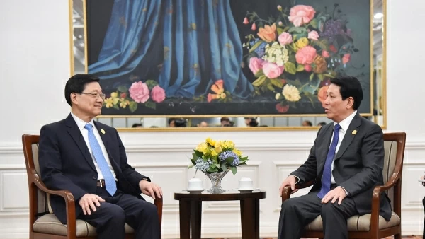 President Luong Cuong meets with Hong Kong leader John Lee Ka-chiu