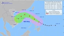 Dự báo diễn biến siêu bão Man-yi: Gió gần tâm bão giật cấp 17, sẽ đi vào Biển Đông và giảm dần cường độ