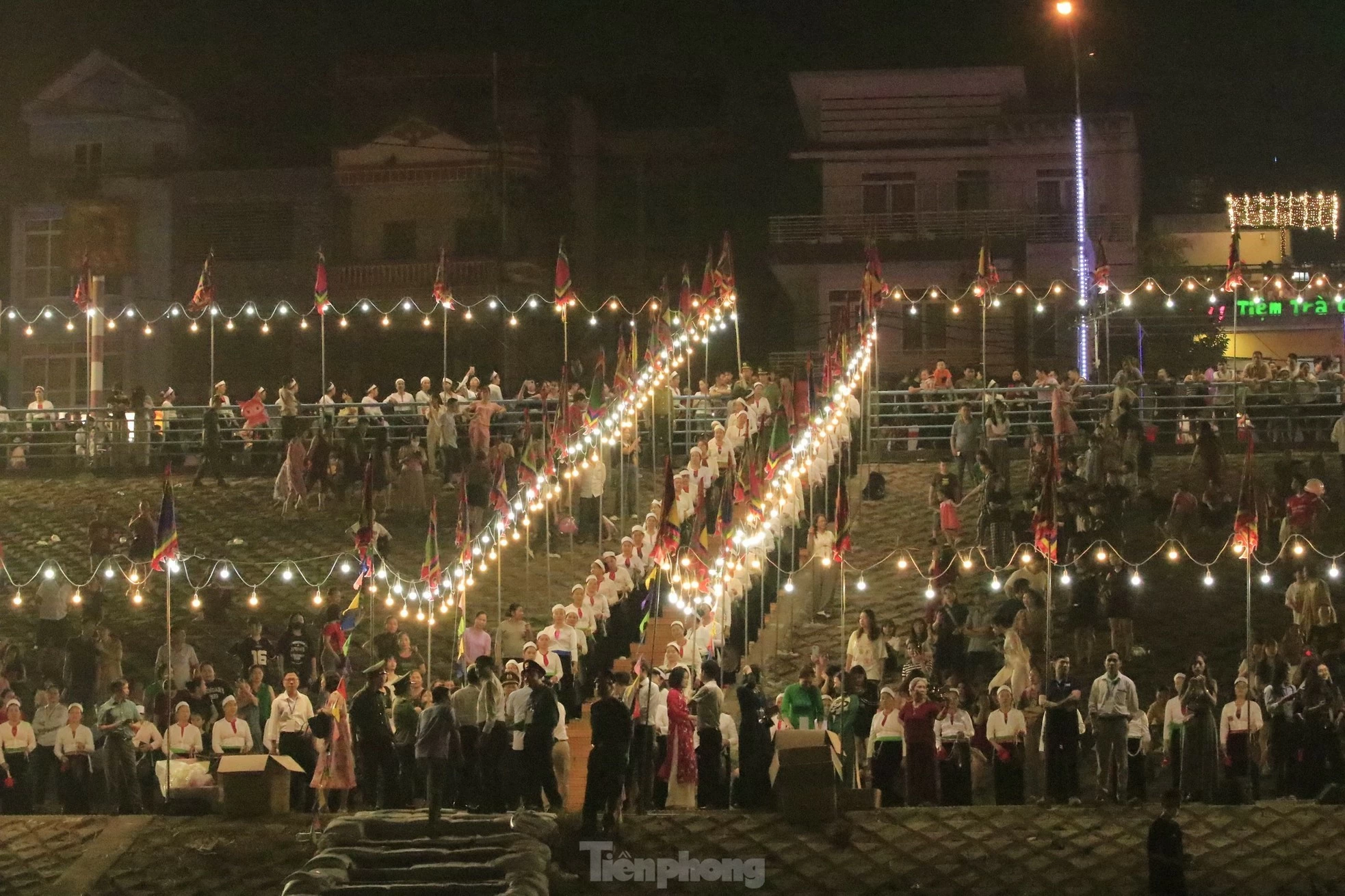 Lễ hội đón nhận sự tham dự của hàng nghìn người dân, du khách đến từ các địa phương trong và ngoài tỉnh.