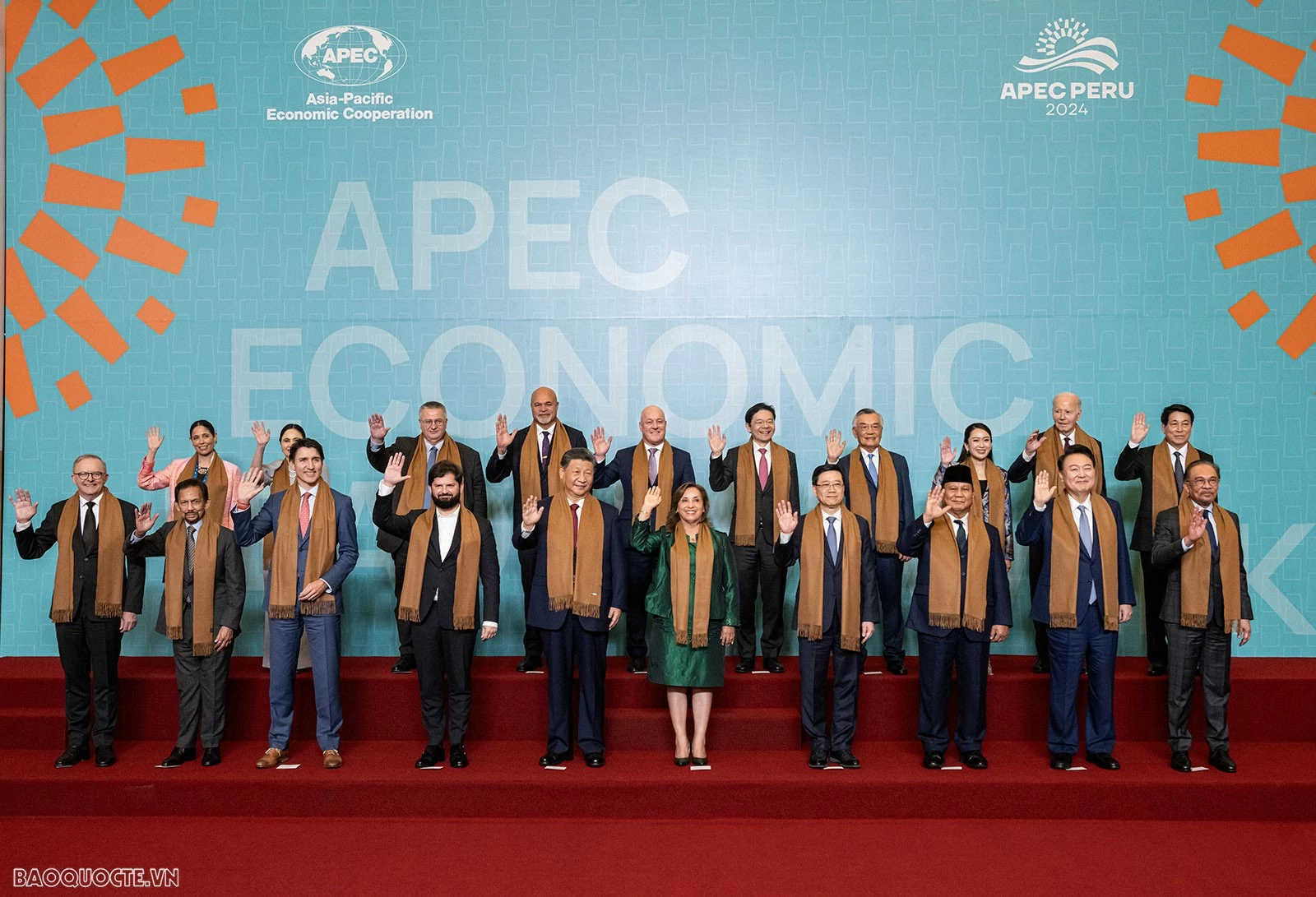 Toàn cảnh lễ đón lãnh đạo các nền kinh tế APEC 2024 dự Hội nghị cấp cao