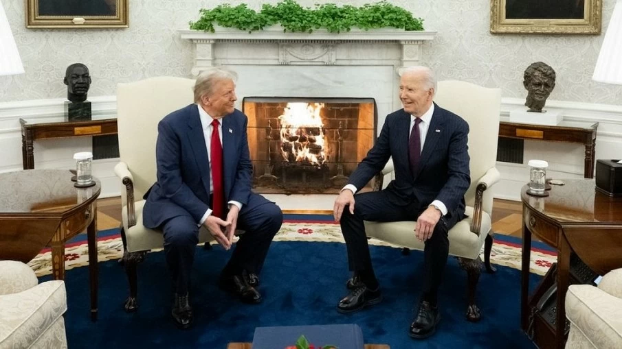 Ảnh ấn tượng (11-17/11): Nga vẫn ‘cứng’ về quan điểm đối thoại với Ukraine, hai ông Biden-Trump hội đàm ‘ân cần’, Trung Quốc nêu 4 lằn ranh đỏ với Mỹ