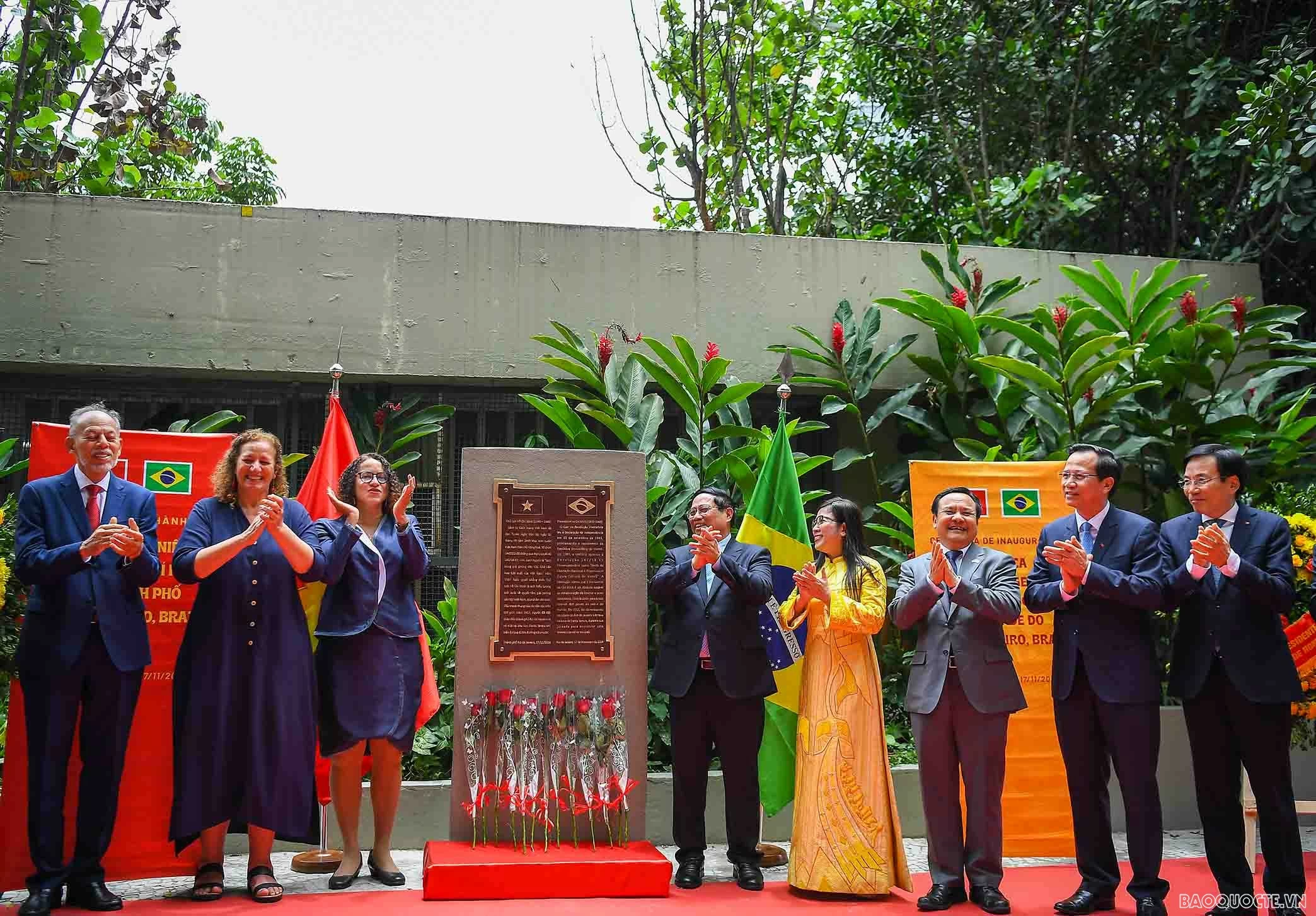 Khánh thành đặt biển kỷ niệm Chủ tịch Hồ Chí Minh tại thành phố Rio de Janeiro, Brazil