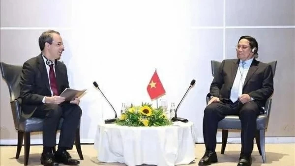 PM Pham Minh Chinh receives leaders of major enterprises in Brazil