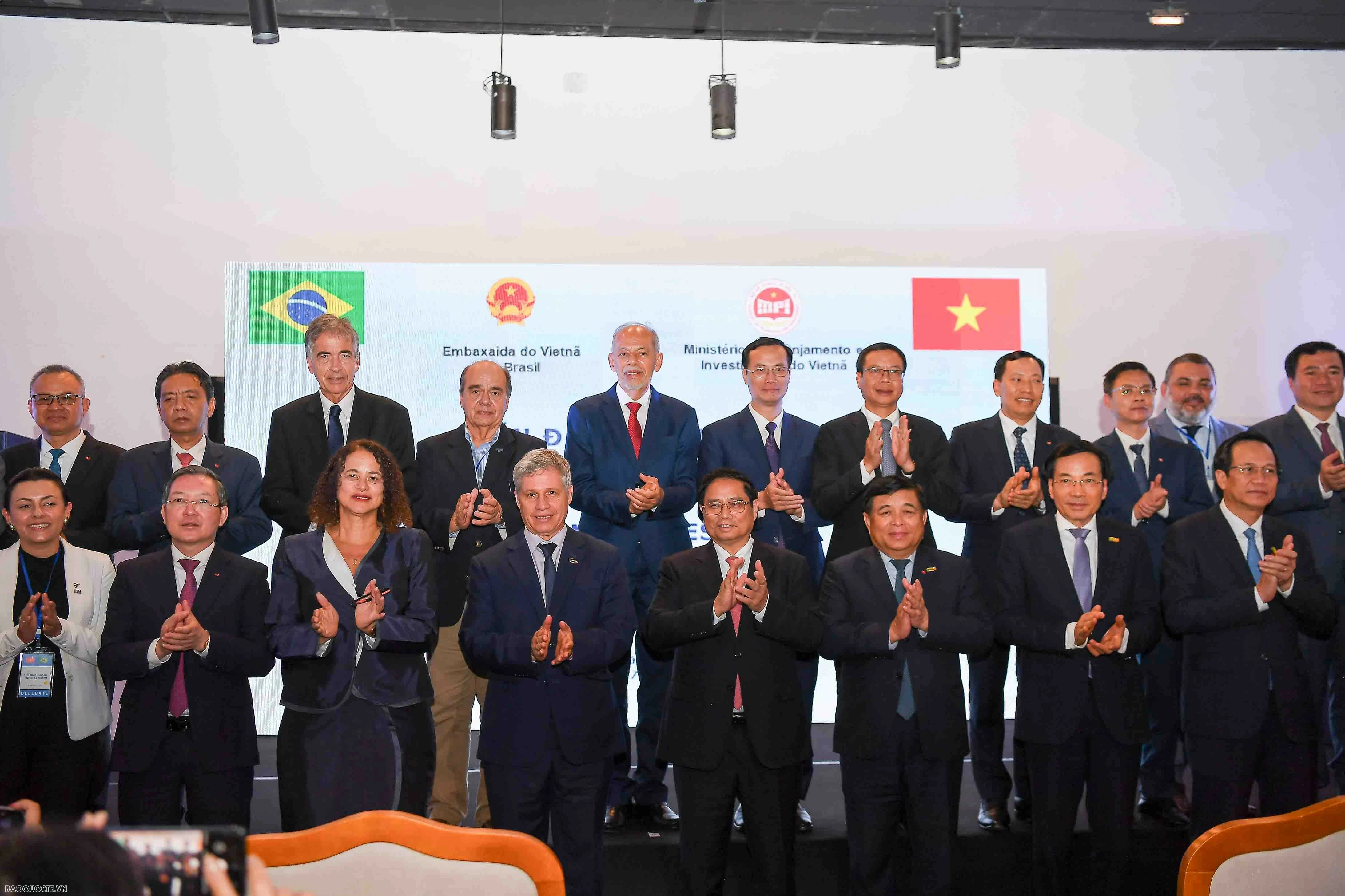 PM Pham Minh Cihinh attends Vietnam-Brazil business forum ​in Rio de Janeiro