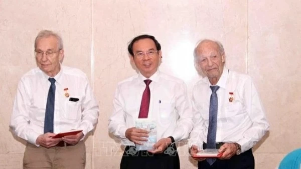 Ho Chi Minh City Party Secretary expressed gratitude to Swiss friends supporting Vietnam’s fight for peace