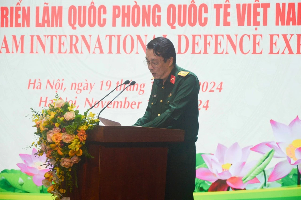 Theo Đại tá Nguyễn Xuân Thuỷ, Triển lãm Quốc phòng quốc tế Việt Nam 2024 là dịp để tăng cường, mở rộng quan hệ hợp tác quốc tế, đối ngoại quốc phòng, tạo dựng lòng tin giữa Việt Nam và các nước trên thế giới. (Ảnh: Phạm Hiền) 