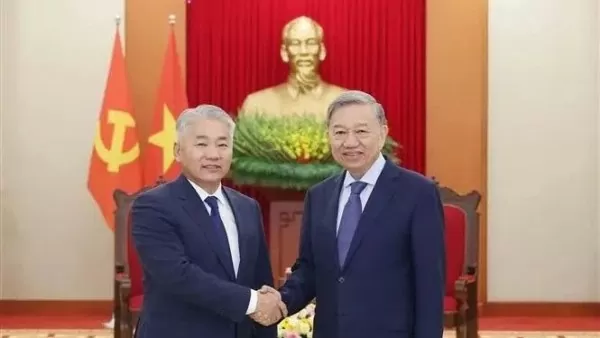 Party General Secretary To Lam suggests Vietnam, Mongolia promote practical, effective cooperation