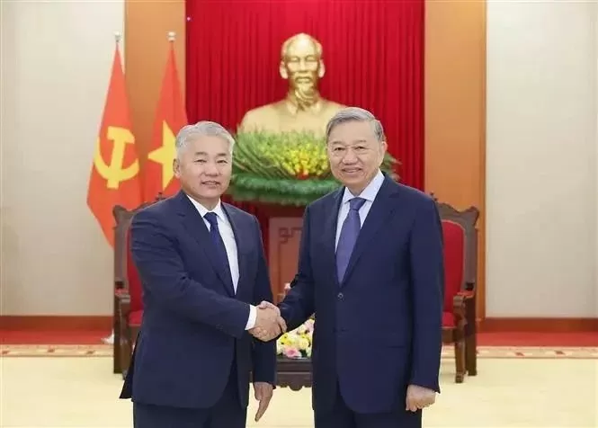 Party General Secretary To Lam suggests Vietnam, Mongolia promote practical, effective cooperation