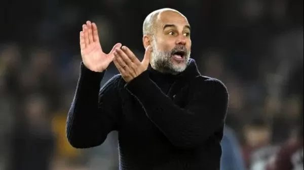 HLV Pep Guardiola cam kết ở lại Man City