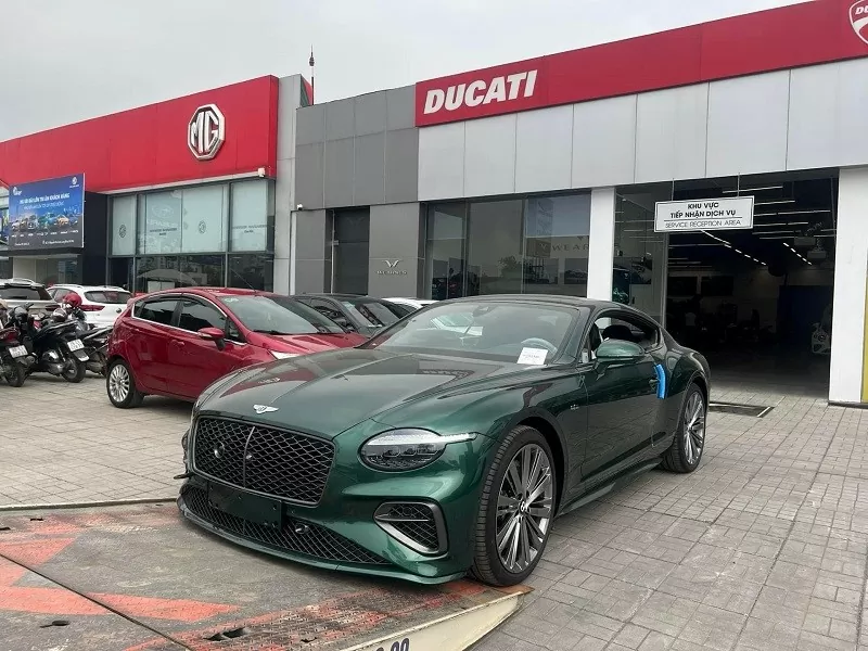 Chiêm ngưỡng siêu xe Bentley Continental GT đời mới đầu tiên có mặt tại Việt Nam