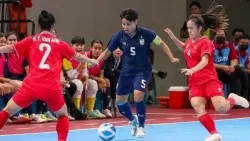 Đội tuyển futsal nữ Thái Lan và Việt Nam vào trận chung kết giải futsal nữ Đông Nam Á 2024