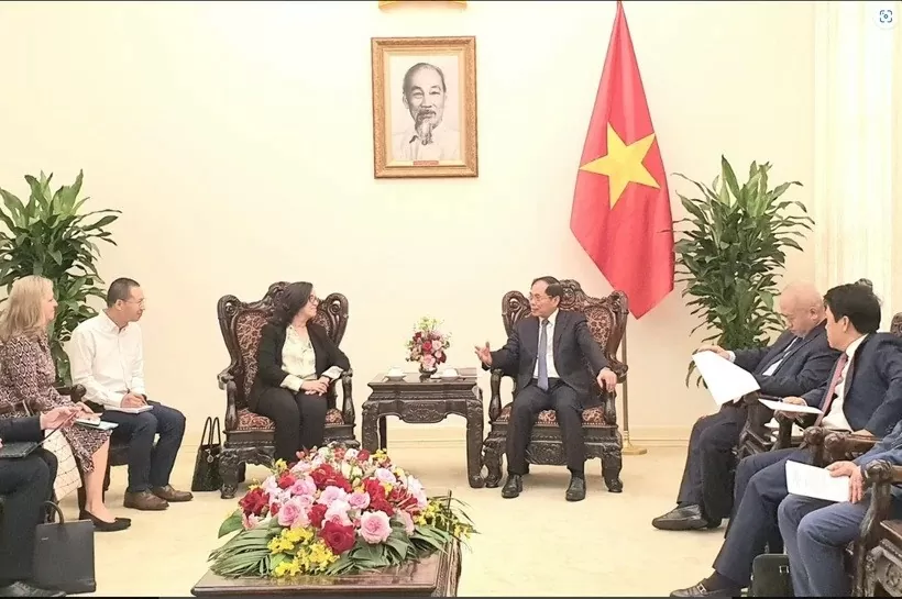 Deputy PM Bui Thanh Son receives World Bank Vice President Manuela V. Ferro