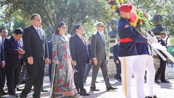 Thủ tướng Phạm Minh Chính và Phu nhân dâng hoa tưởng niệm lãnh đạo lập quốc Cộng hoà Dominica