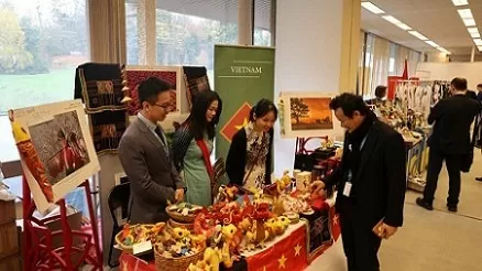 Vietnam showcases humanitarian commitment at UN bazaar