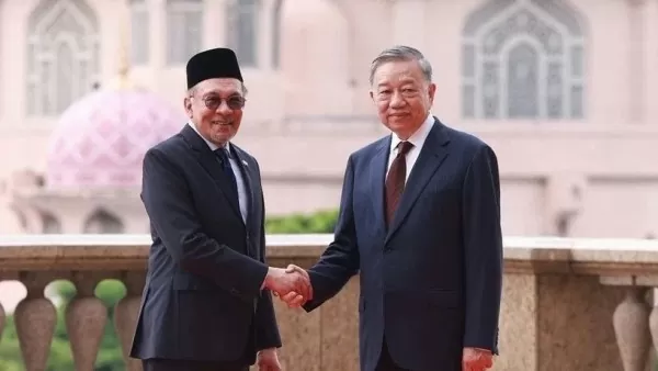 Vietnam, Malaysia leaders adopt Joint Statement on elevation ties to Comprehensive Strategic Partnership