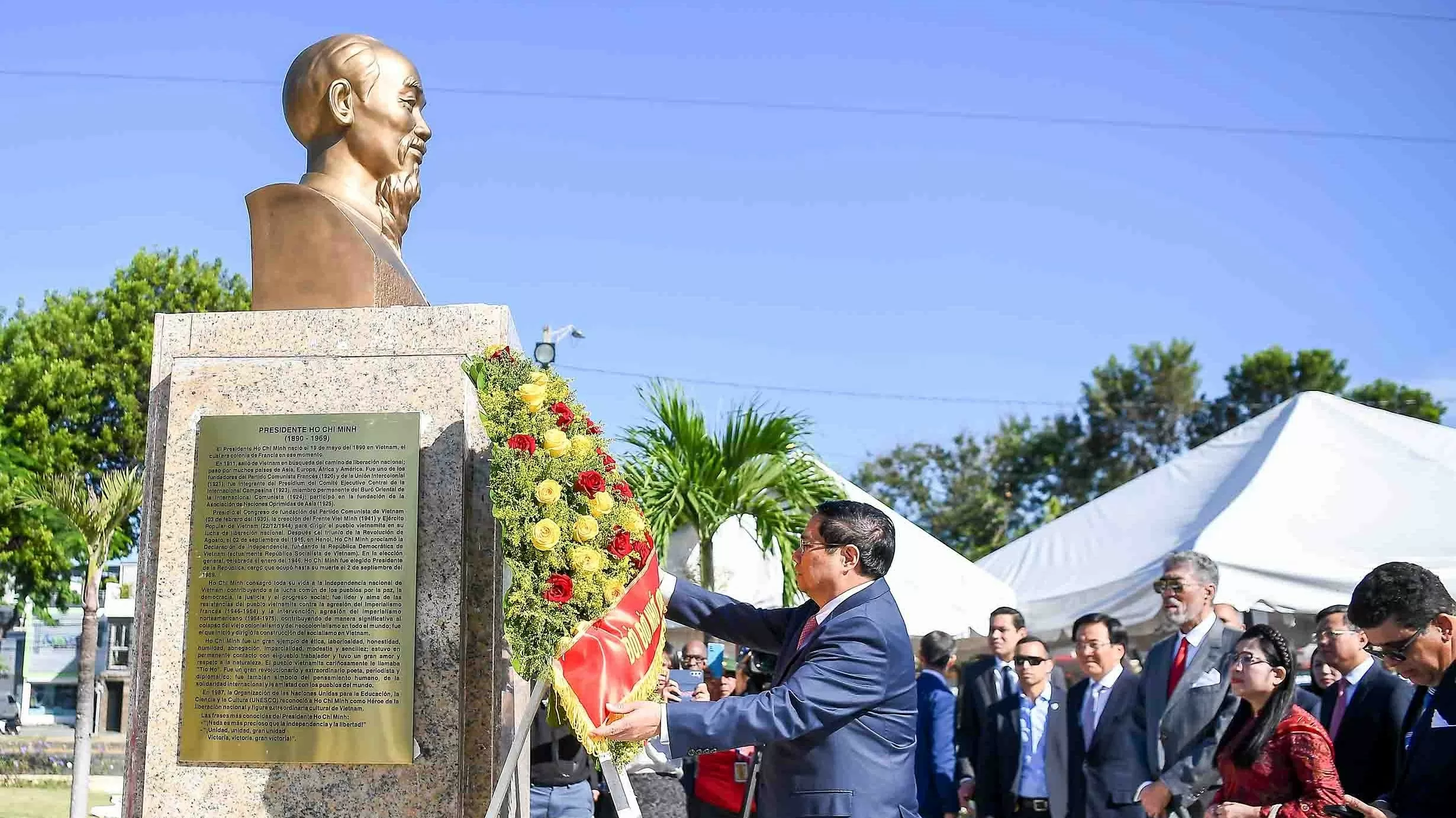 PM Pham Minh Chinh attends inauguration of upgraded Statue of President Ho Chi Minh in Santo Domingo