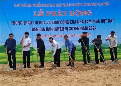 Ha Giang kicks off construction of 24 houses for poor families