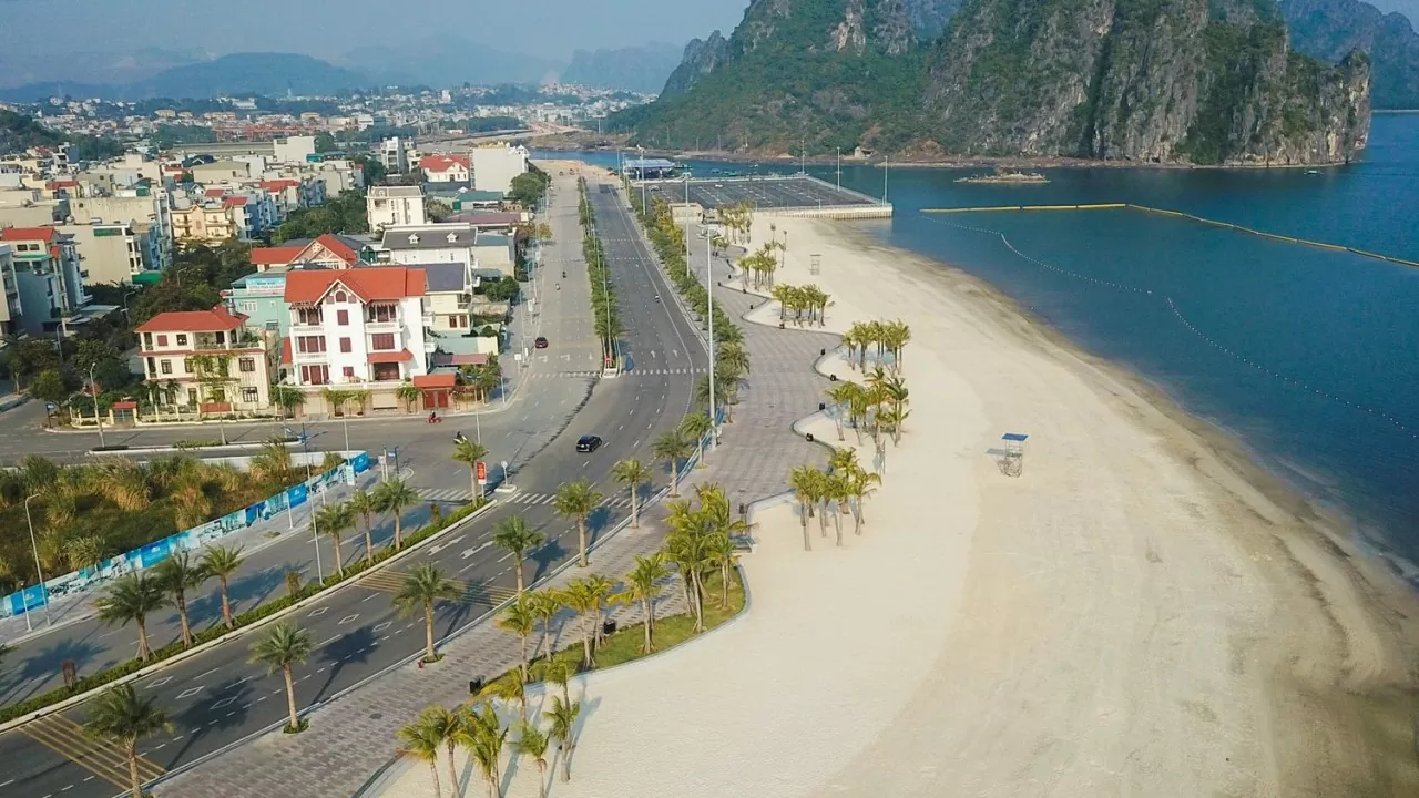 Mê mẩn khung cảnh của cung đường ven biển đẹp nhất Việt Nam Mê mẩn khung cảnh của cung đường ven biển đẹp nhất Việt Nam
