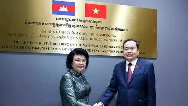 NA Chairman Tran Thanh Man attends inauguration o work symbolising Vietnam-Cambodia friendship in Phnom Penh