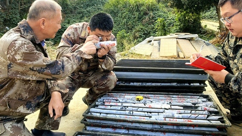 trung quoc phat hien mot mo vang sieu lon