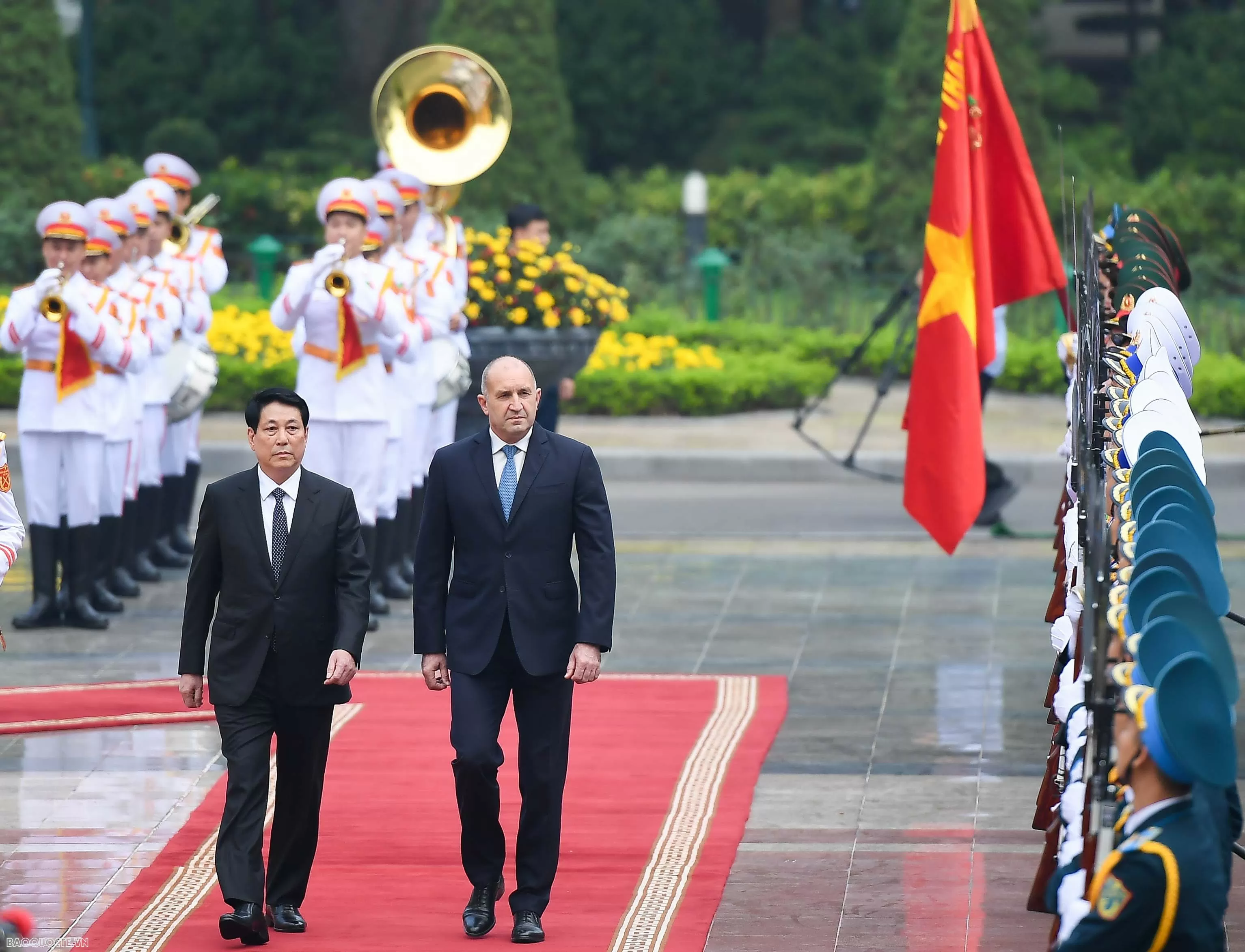 Chủ tịch nước Lương Cường và Phu nhân chủ trì lễ đón chính thức Tổng thống Bulgaria và Phu nhân