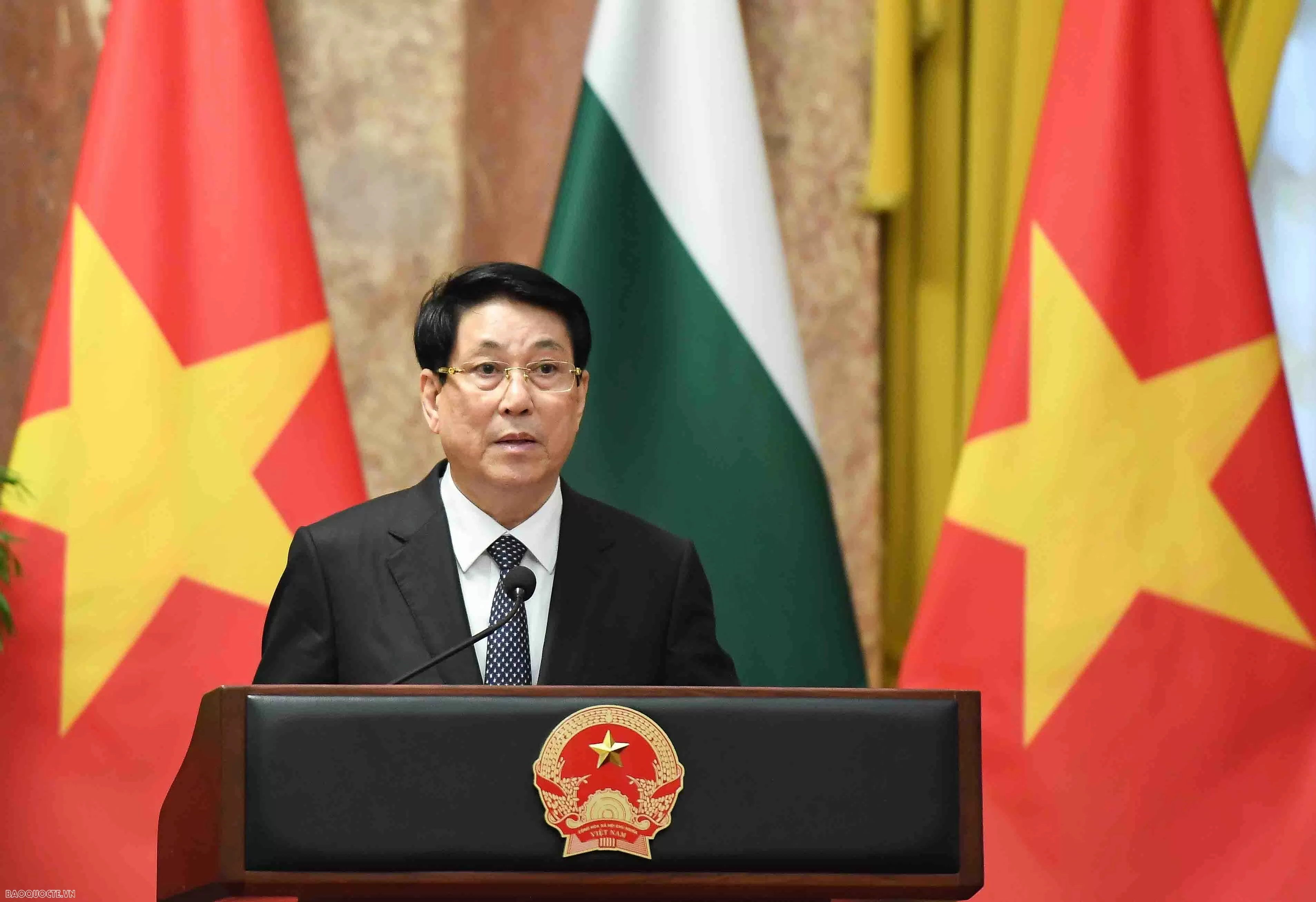 Vietnam, Bulgaria Presidents hold press conference announcing measures to enhance cooperation