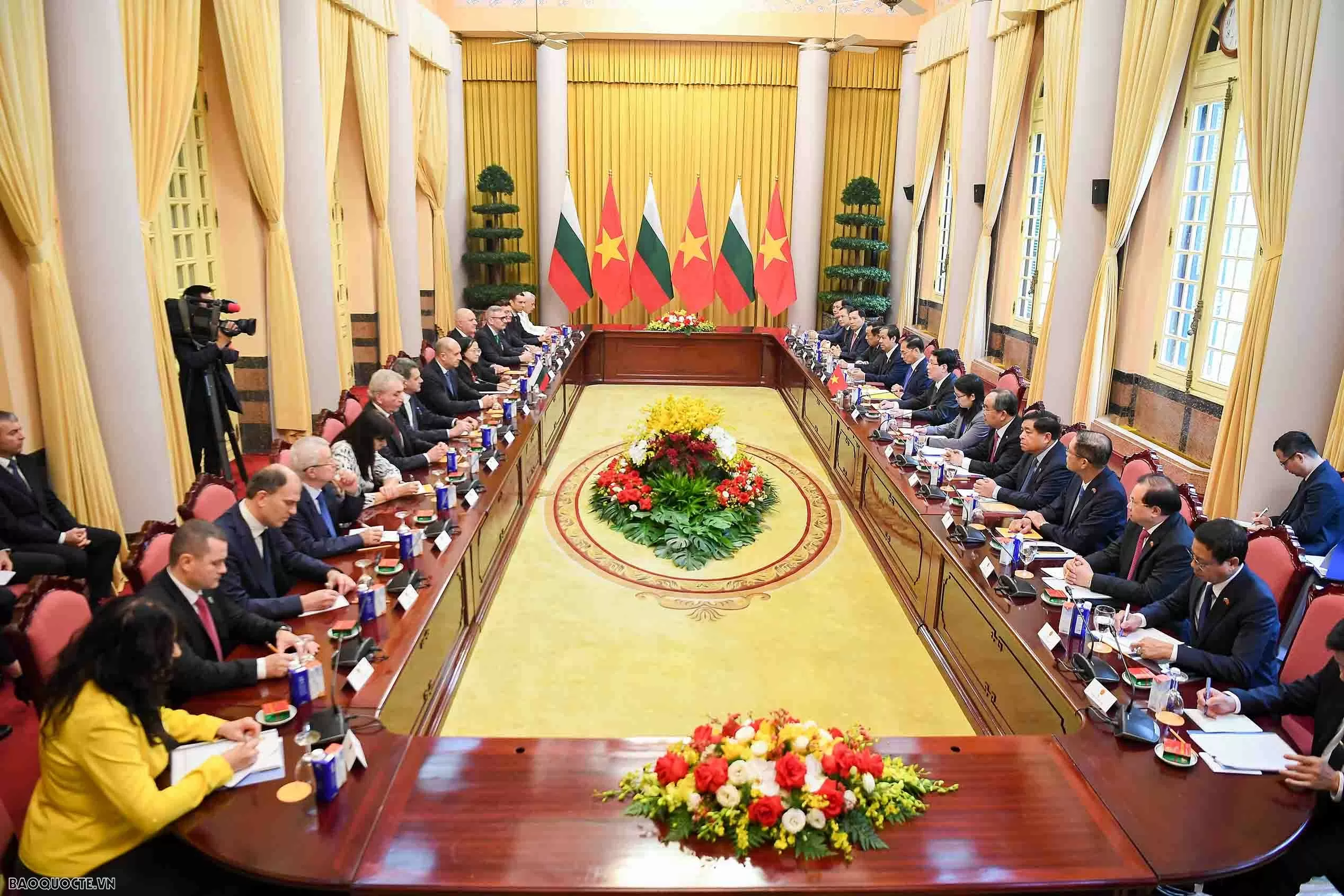 Vietnam, Bulgaria Presidents hold talks in Hanoi