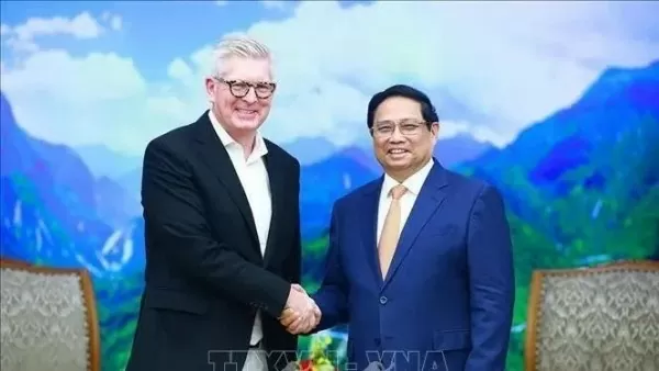 PM Pham Minh Chinh receives Ericsson CEO Borje Ekholm