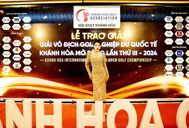 MC Diễm Nhi xinh đẹp trong Lễ trao giải “Giải vô địch golf nghiệp dư quốc tế Khánh Hòa mở rộng lần thứ III - 2024”.