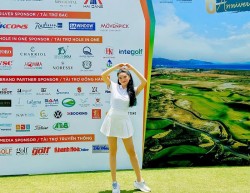 MC golf Diễm Nhi - Nét duyên dáng trên những sân golf đẳng cấp