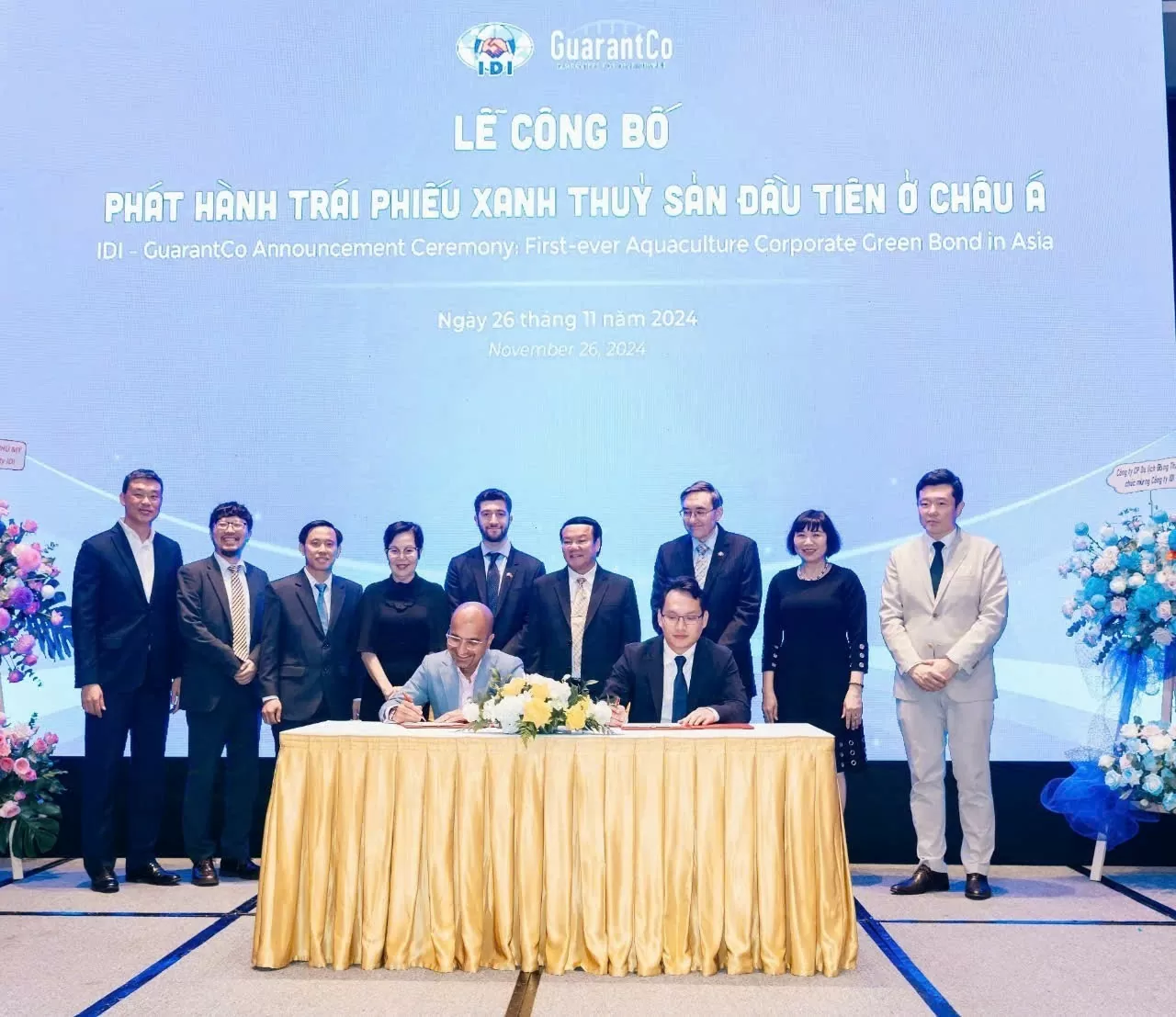 Ông Lê Tuấn Anh - TGĐ Sao Mai Group (ngồi bên phải ) cùng lãnh đạo GiarantCo ký kết Biên bản ghi nhớ  tại Lễ Công bố